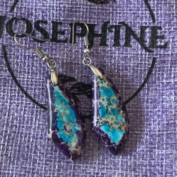 Josephine beautiful dangle stone  earrings - Picture 2 of 3